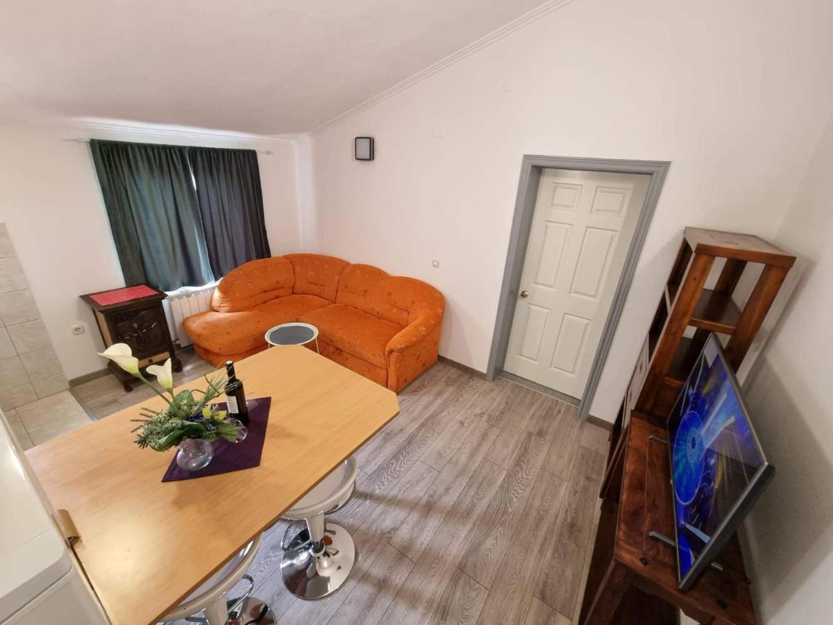 Tomic Apartment *